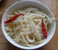 家常菜酸辣土豆条