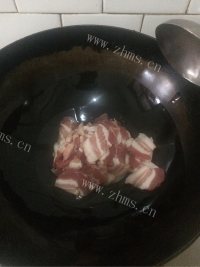 五花肉炖芸豆做法图解4)