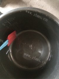 简单DIY电饭煲版紫薯蛋糕做法图解6)
