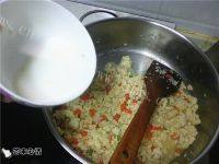 诱人的鸡刨豆腐