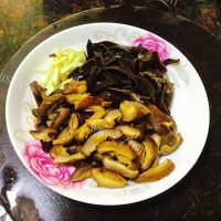 好吃的冬菇焖鸡做法图解5)