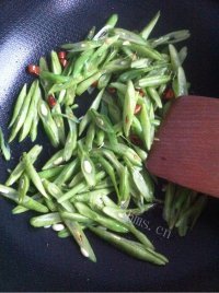 家常菜炒四季豆做法图解3)