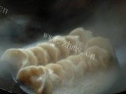 美味的香菇白菜猪肉煎饺做法图解7)