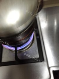 玉盘珍馐的葱爆海参做法图解4)