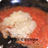 自制鲜虾披萨做法图解12)