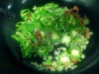 外婆教我做芹菜炒肉做法图解5)