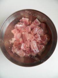 家常菜排骨炖豆角做法图解1)