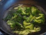 自己做的西兰花炒鲜鱿做法图解1)
