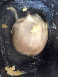 如此诱人的豆沙小面包做法图解3)