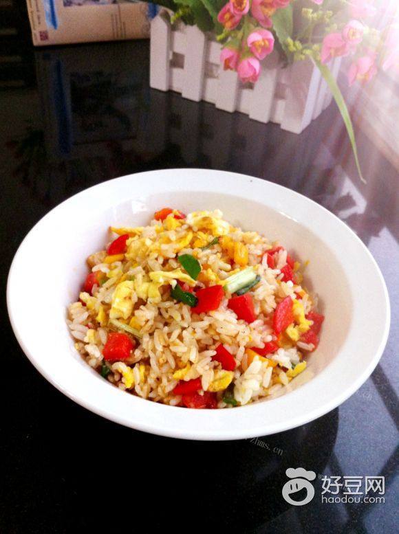 彩椒蛋炒饭
