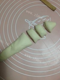 诱人的酸菜饺子做法图解7)