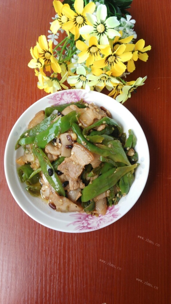 色香味浓的青椒回锅肉
