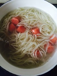 美味的牛肉酱拌面做法图解4)