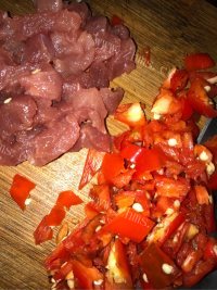 简单版芹菜炒肉做法图解2)
