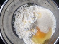 色泽鲜亮的红豆酥饼做法图解1)