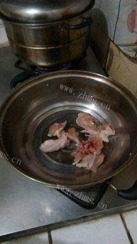 口感丰富的土豆烧鸡肉做法图解4)