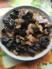 香气浓郁的五花肉炒黑木耳做法图解8)