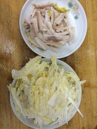 家常菜五花肉炒白菜做法图解1)