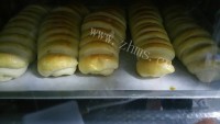喷香的毛毛虫面包做法图解13)