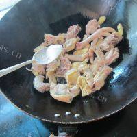 美味的板栗蒸鸡做法图解5)