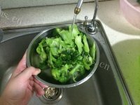 家常菜蒜蓉西兰花做法图解3)