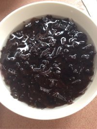 美味的虾皮紫菜蛋花汤做法图解1)