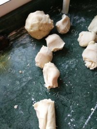 热腾腾的鲜肉月饼做法图解3)
