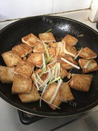 外婆做的红烧豆腐做法图解8)