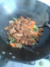 家常菜芹菜肉丝做法图解3)