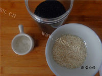 美味黑芝麻糯米糊做法图解1)