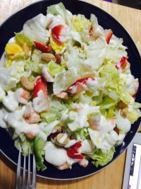 美味的鲜虾生菜沙拉做法图解6)
