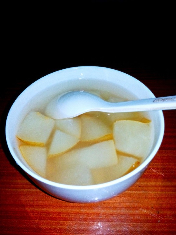 妈妈做冰糖炖梨