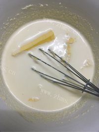 美味营养的轻乳酪蛋糕做法图解3)