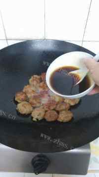 爆汁的美味酱汁肉饼做法图解7)
