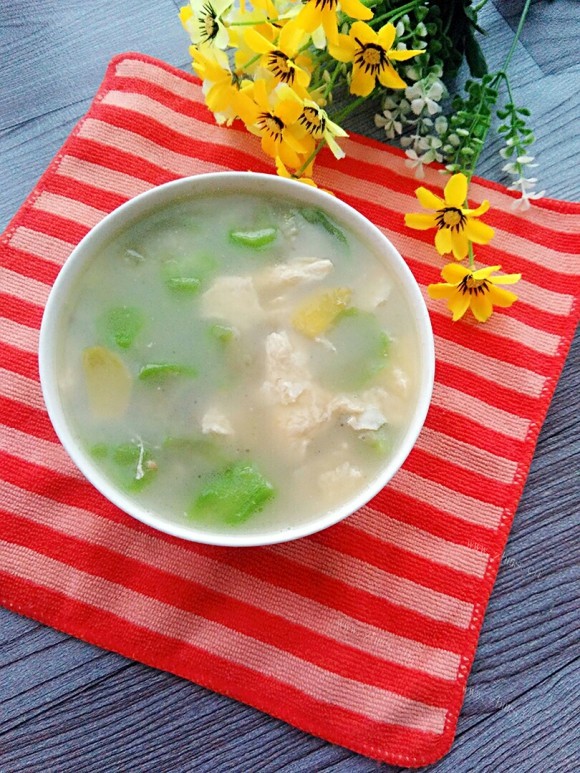 美味的丝瓜蛋汤