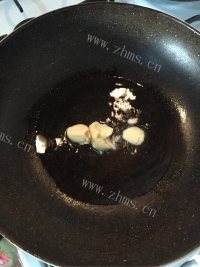 回味无穷的小南瓜培根意面做法图解4)