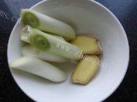 营养的大骨头汤做法图解3)