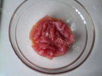 家常苦瓜炒肉片做法图解3)