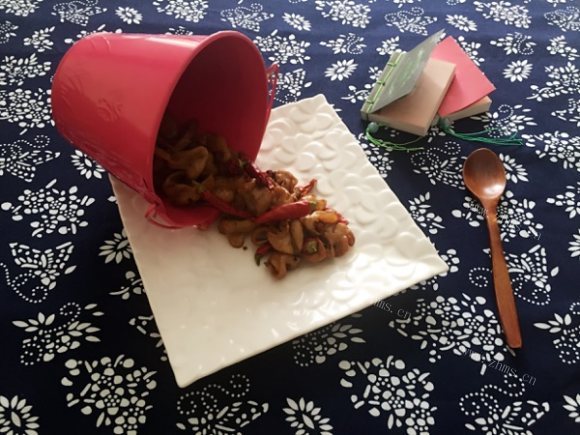 唇齿留香的干煸肥肠