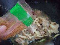 袖珍菇炒肉片做法图解7)