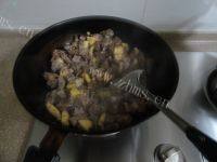 常吃不腻的红烧牛肉做法图解5)