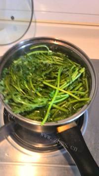 五味俱全的蒜蓉茼蒿做法图解8)
