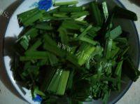 家常菜韭菜炒豆干做法图解5)