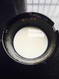 自制焦糖布丁做法图解4)