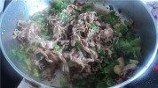 洋葱炒羊肉做法图解5)