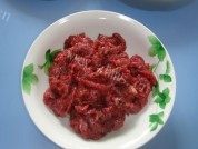 家常菜辣椒炒牛肉做法图解1)