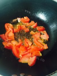 热腾腾的番茄炒蛋做法图解3)