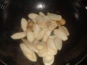 家常菜鲍汁鸡腿菇做法图解2)