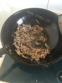 美味营养的青椒炒鸡胗做法图解4)