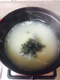 五味俱全的皮蛋瘦肉粥做法图解5)